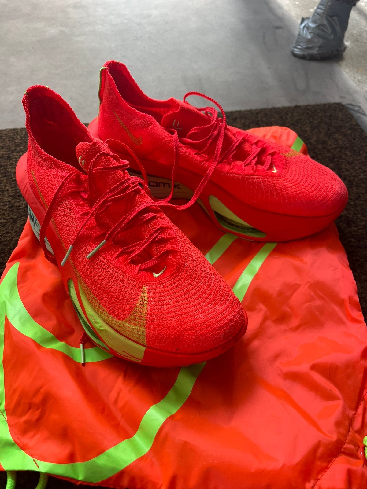 Nike Alphafly 43 - zo goed als nieuw, Nieuw, Ophalen of Verzenden, Hardlopen, Hardloopschoenen