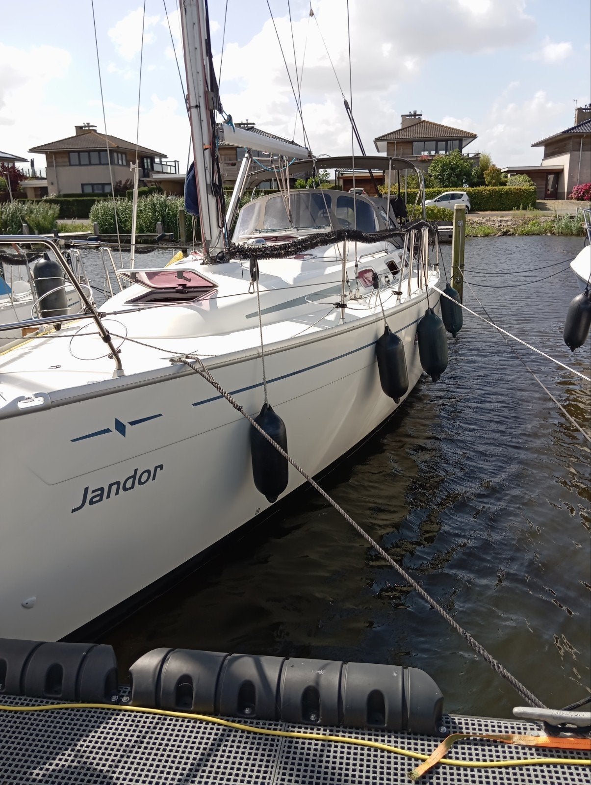 Bavaria 33 Cruiser, 11 m, 1.95 meter, Binnenboordmotor, Tourjacht of cruiser