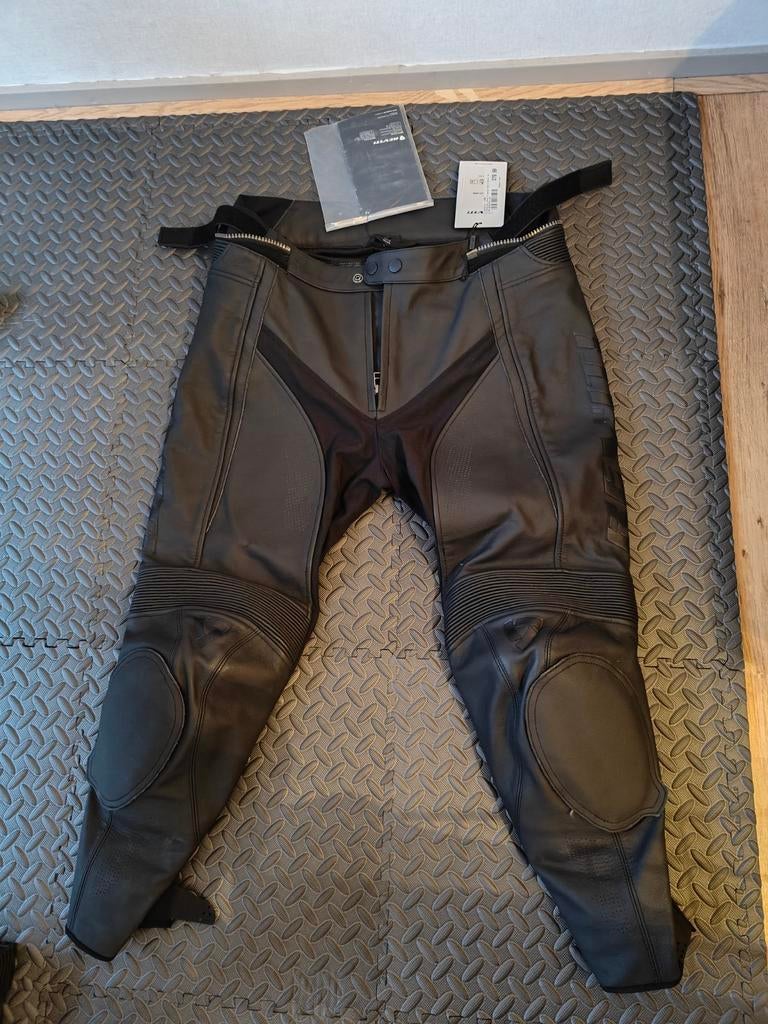 Rev'it Dames Zwart Leer Motorbroek - Xena 3 - L44 kort, Motoren, REV'IT!, Broek | leer, Dames, Ophalen