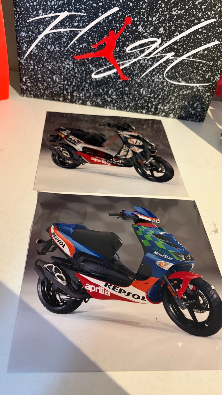 Aprilia SR 50 Scooter Foto's - Repsol & Movistar Replica, Ophalen of Verzenden, Zo goed als nieuw
