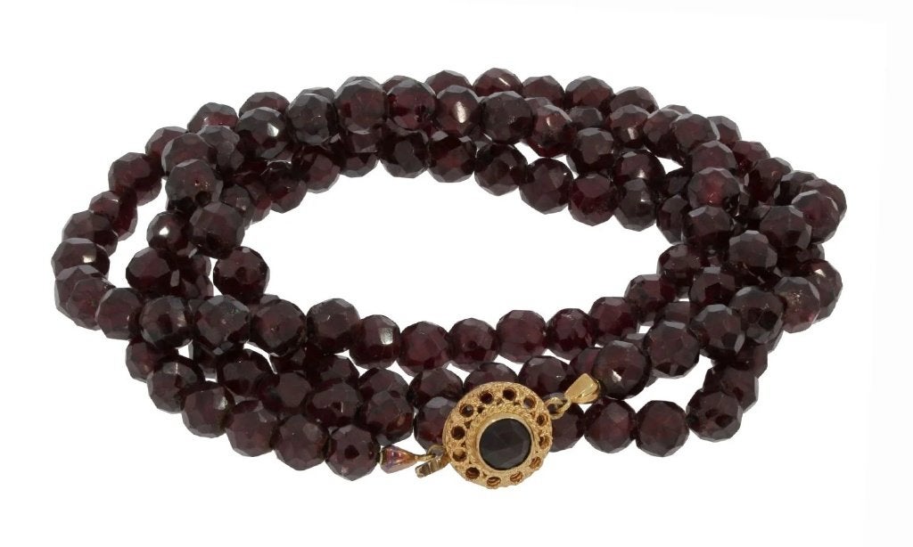 Granaten ketting 14 kt gouden fraaie sluiting antiek