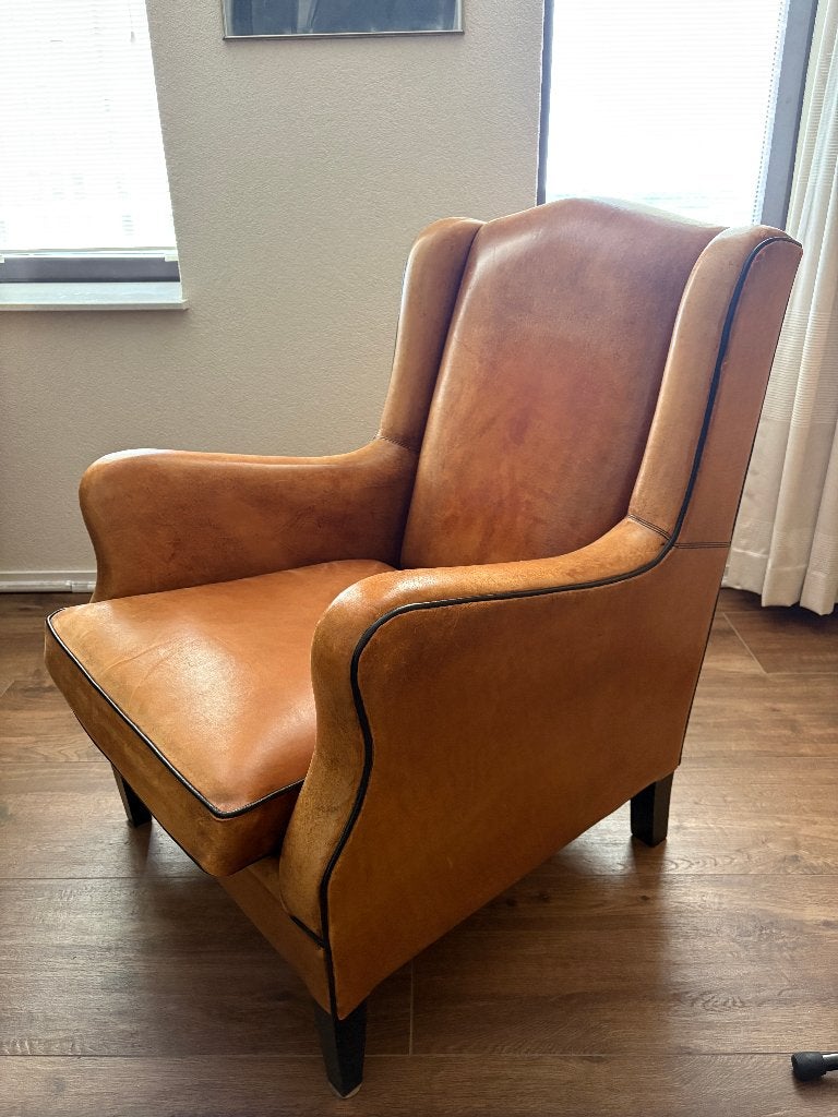 Lounge Atelier Schapenleren Wingback Fauteuil Cognac - kleur, Gebruikt, Tijdloos, Klassiek, Wingback, Ophalen of Verzenden, 50 tot 75 cm