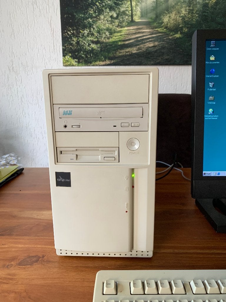 Nette Pentium 1 Windows 98 computer, leuk voor retro spellen, Ophalen of Verzenden, Target