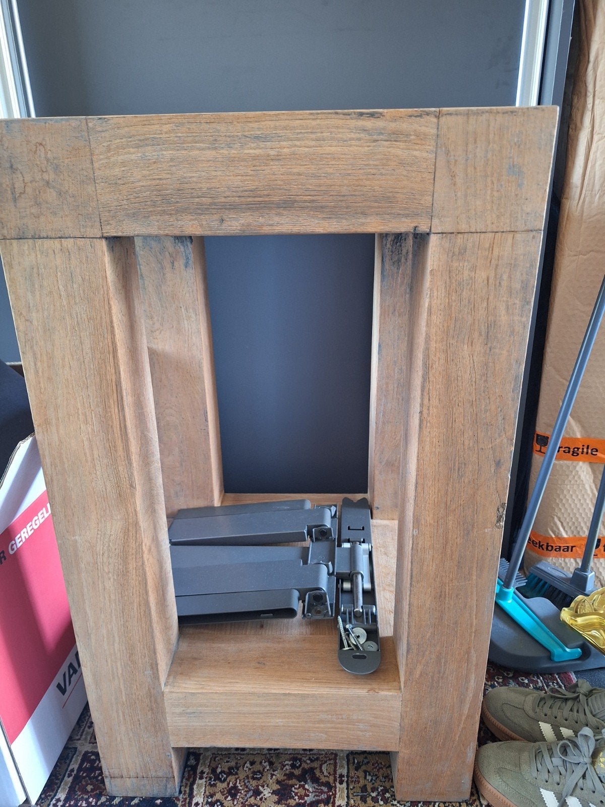 Teak houten plantentafel - 85cm hoog, 50x50cm vierkant, Ophalen, Minder dan 55 cm, Gebruikt, Vierkant