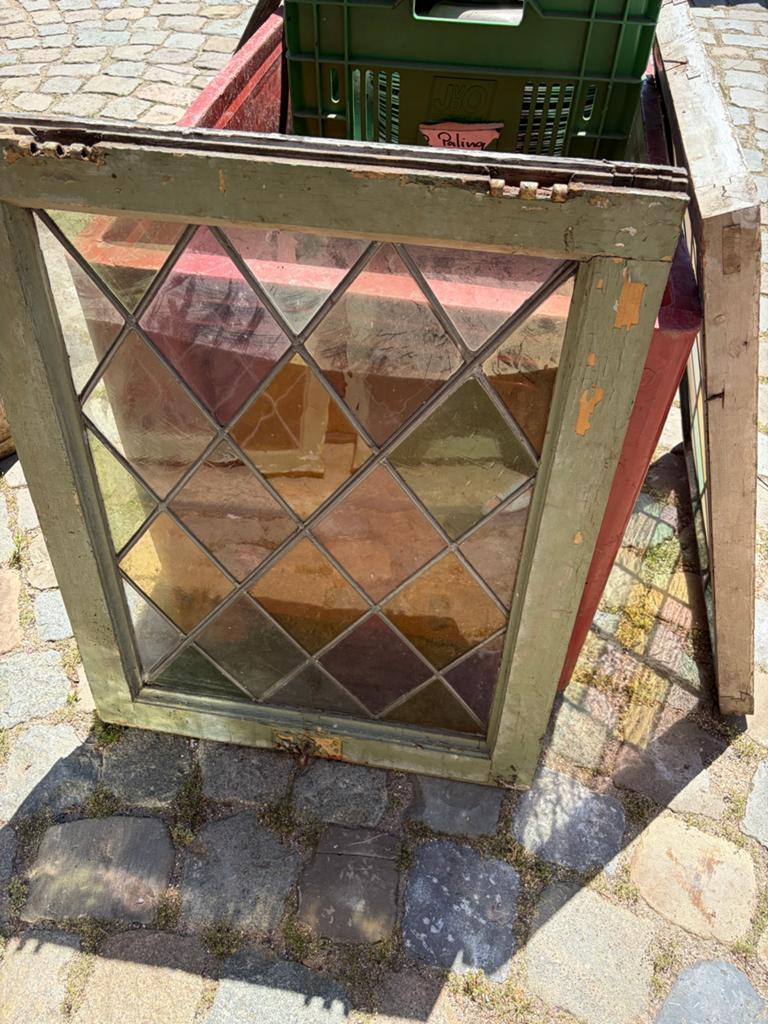 6 Antieke glas-in-lood kozijnen 61x79 cm, Ophalen, Gebruikt, Minder dan 75 cm, Raamkozijn