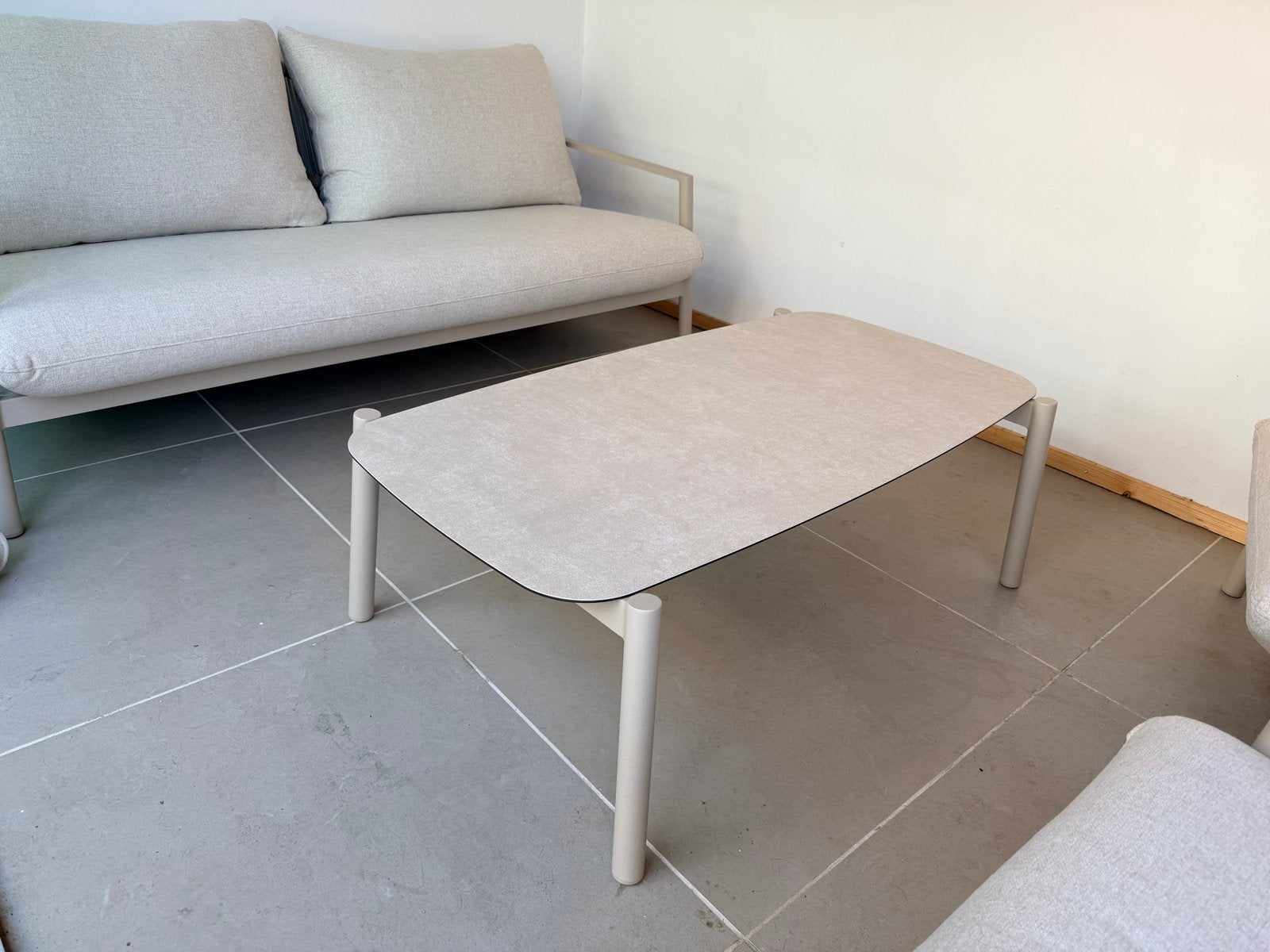 Intratuin Bali salontafel met keramisch glazen tafelblad, Ophalen, Gebruikt, 100 tot 150 cm, 50 tot 100 cm