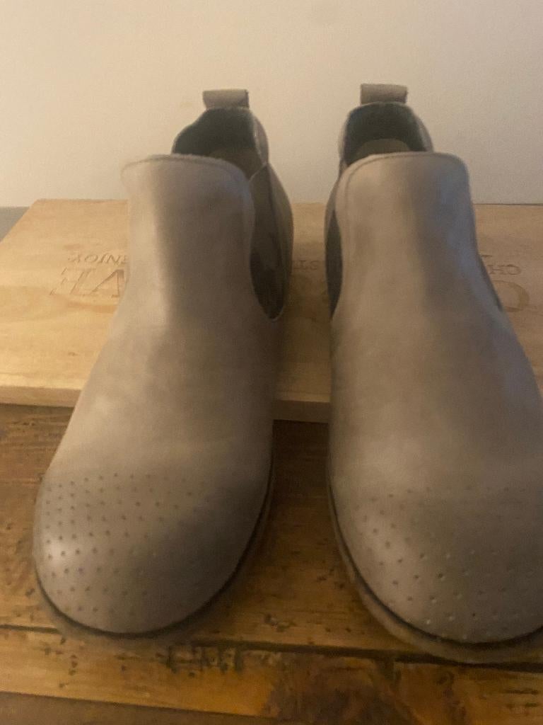 Think! grijs leren schoen 41 41,5, Ophalen, Zo goed als nieuw, Grijs, Sneakers of Gympen
