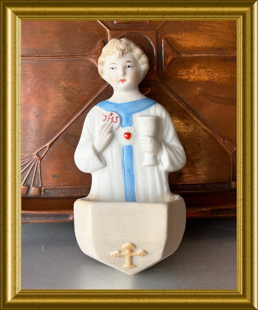 Oud biscuit porseleinen wijwatervaatje: Jezus, hostie , kelk, Ophalen of Verzenden