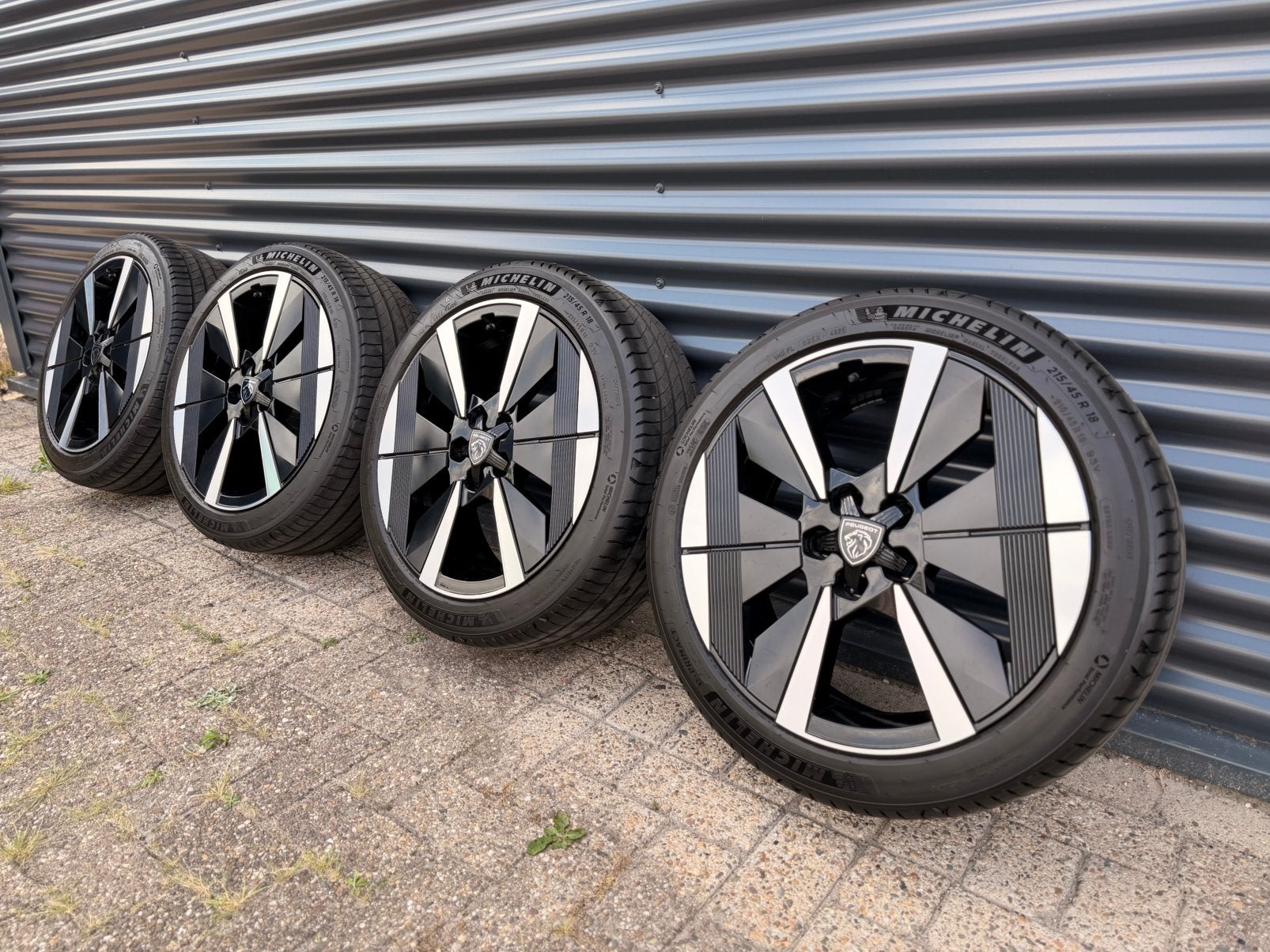 OEM Peugeot E-308 18 inch 5x108 308 III GT GT-Line DOT4325, Auto-onderdelen, 18 inch, Banden en Velgen, Ophalen of Verzenden, Personenwagen