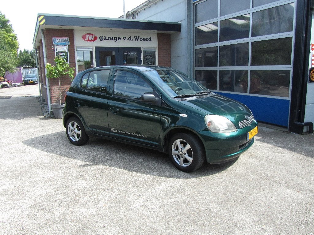 Toyota Yaris 1.3 16V 5DR Linea Luna 2000 Groen, Voorwielaandrijving, 1299 cc, 31 €/maand, 4 cilinders