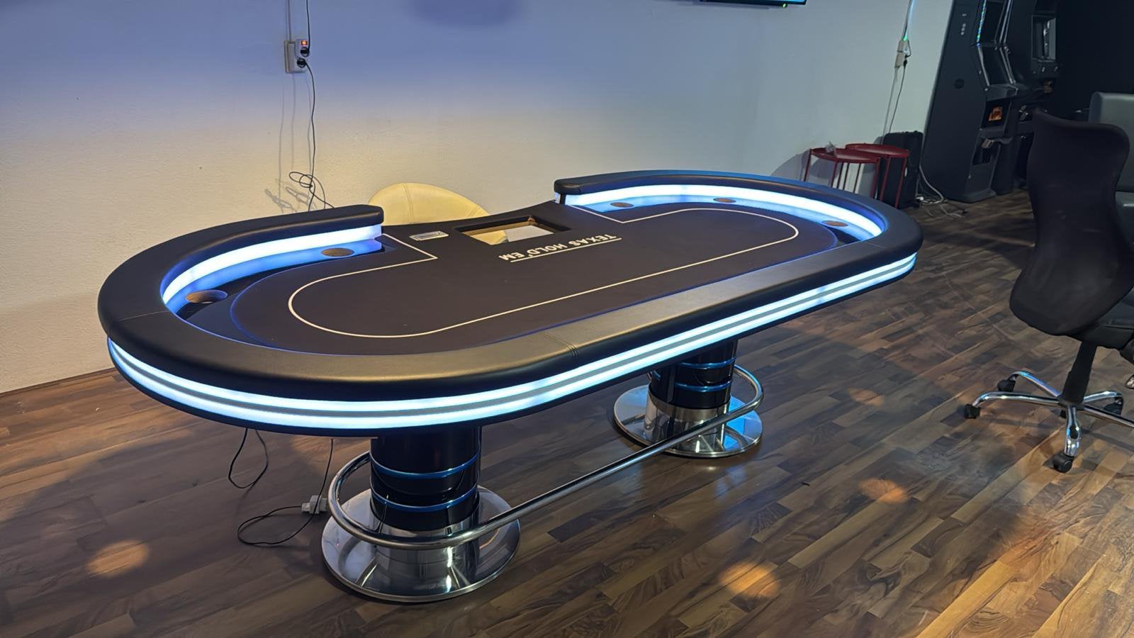 Pokertafel met led licht, Ophalen, Zo goed als nieuw