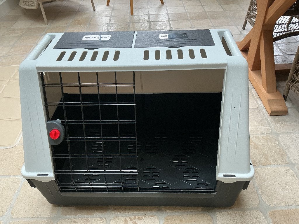 Auto bench Ferplast 82x51x61, Ophalen, Zo goed als nieuw