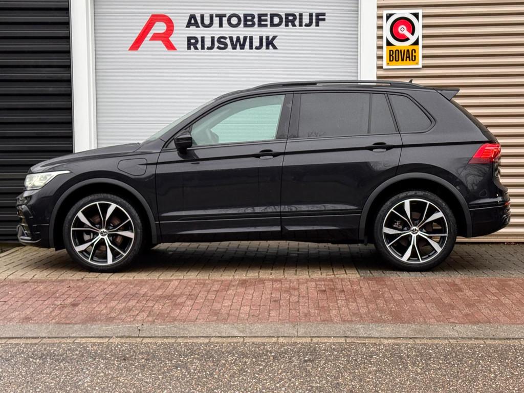 Volkswagen Tiguan 1.4 TSI eHybrid R-Line Pano/Sfeer/360/Keyl, Auto's, Gebruikt, 4 cilinders, Zwart, Hybride Elektrisch/Benzine