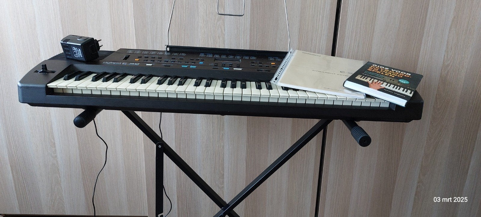 Roland E-38 Intelligent Keyboard  compleet en in nette staat, Muziek en Instrumenten, Ophalen, Gebruikt, 61 toetsen, Roland