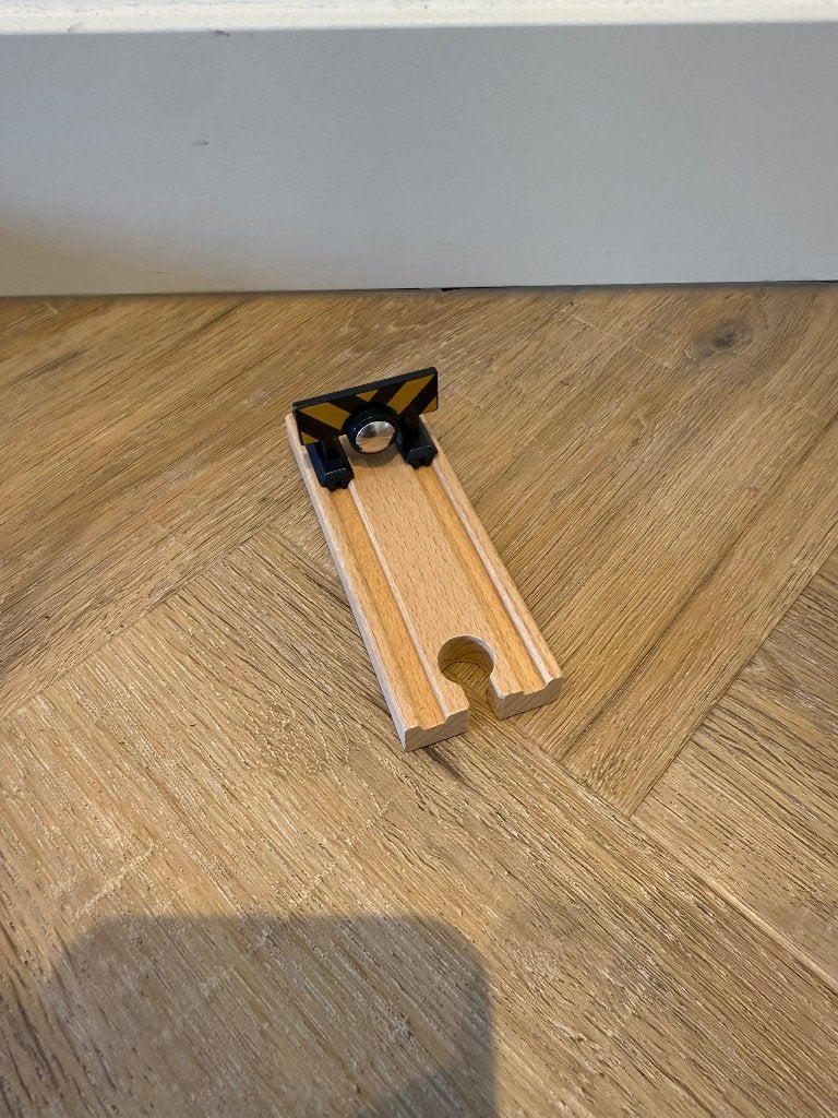 ZGAN Brio houten trein magnetisch stootblok recht 33513 set, Ophalen of Verzenden, Zo goed als nieuw