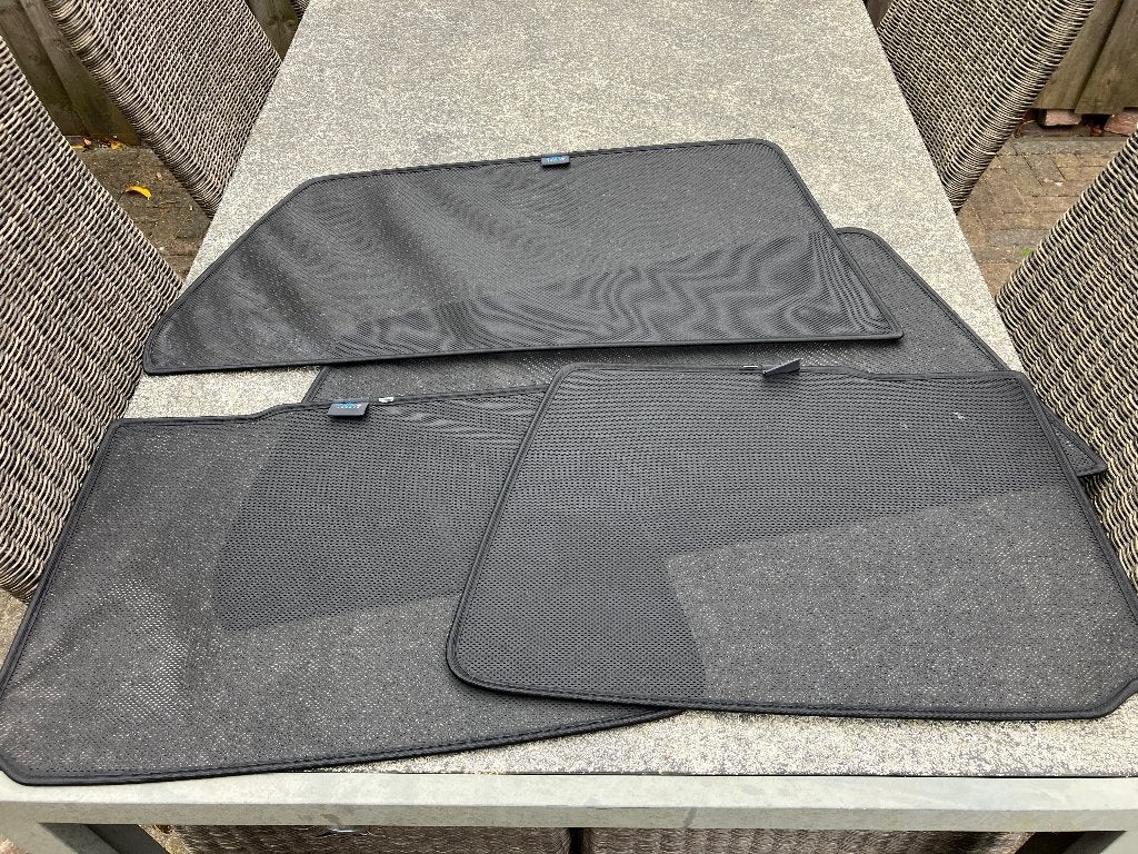 Car shades zonneschermen Golf 4 Sonniboy, Auto diversen, Ophalen, Zo goed als nieuw