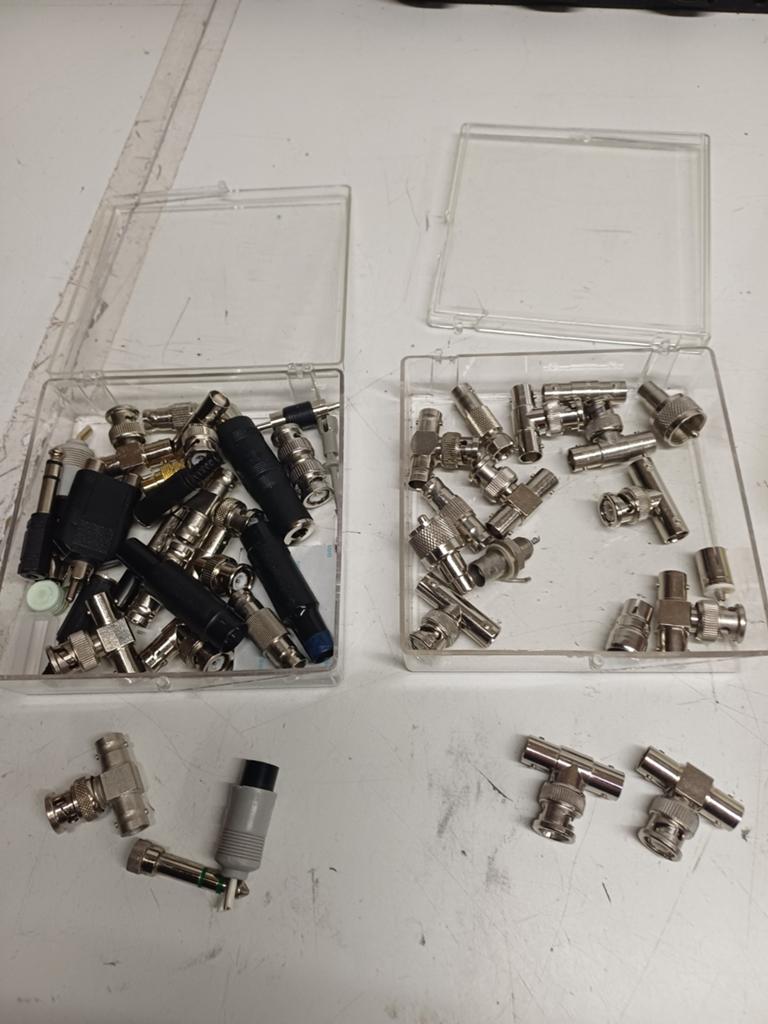 Partij van 99 nieuwe audio stekkers, Ophalen of Verzenden, Nieuw, Minder dan 2 meter, Overige kabels