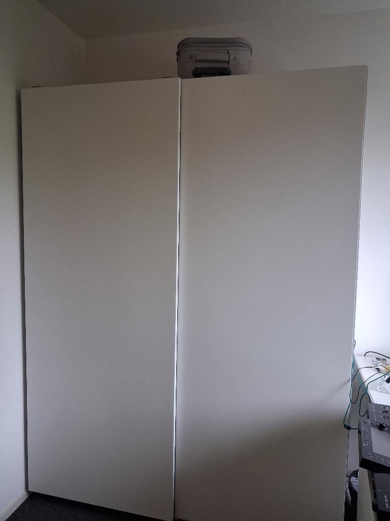 Spacious & Sturdy White Wardrobe – Great Condition!, Huis en Inrichting, Ophalen, Met deur(en), Gebruikt, 100 tot 150 cm
