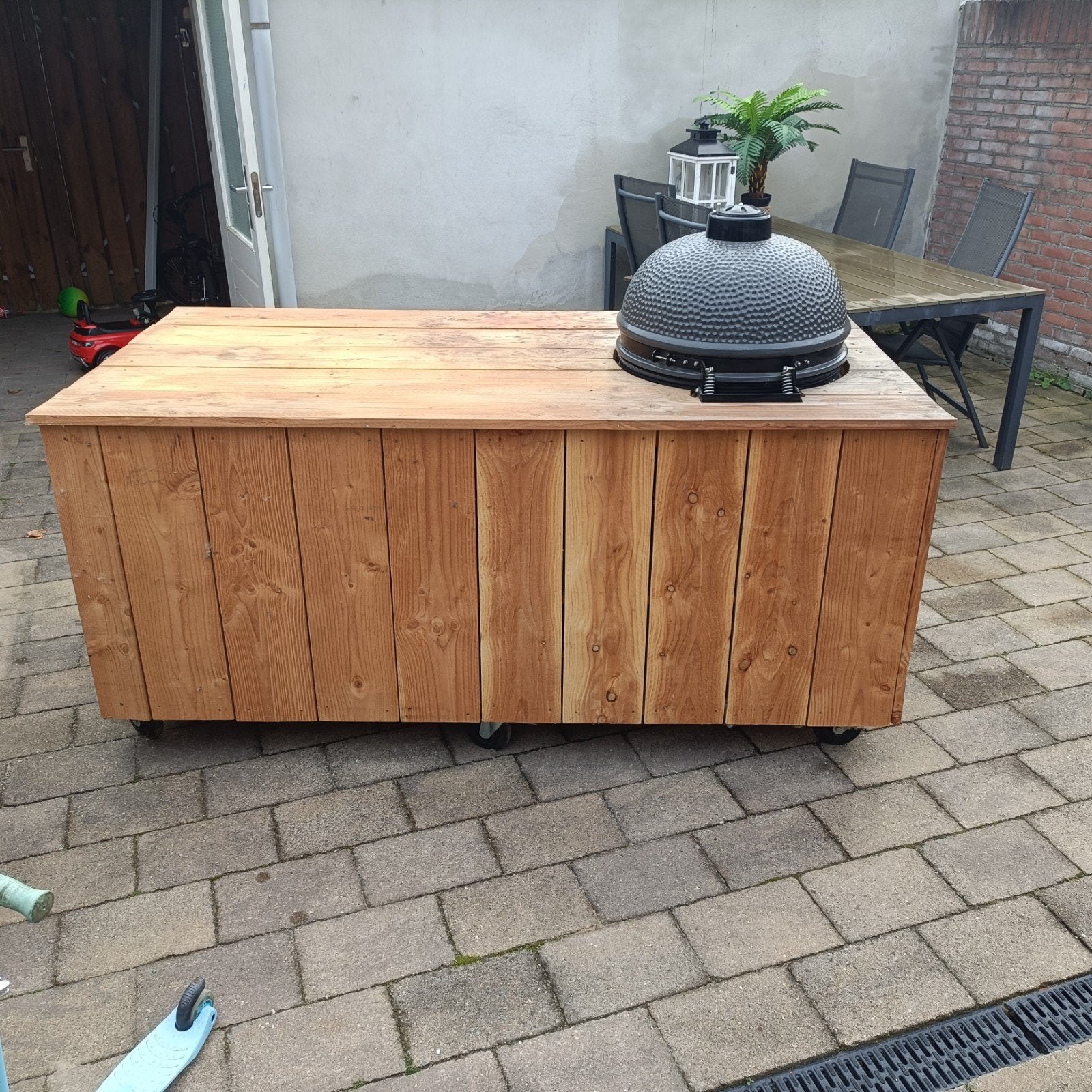 Large Kamado BBQ met buitenkeuken en accessoires, Ophalen, Gebruikt, Grill Guru