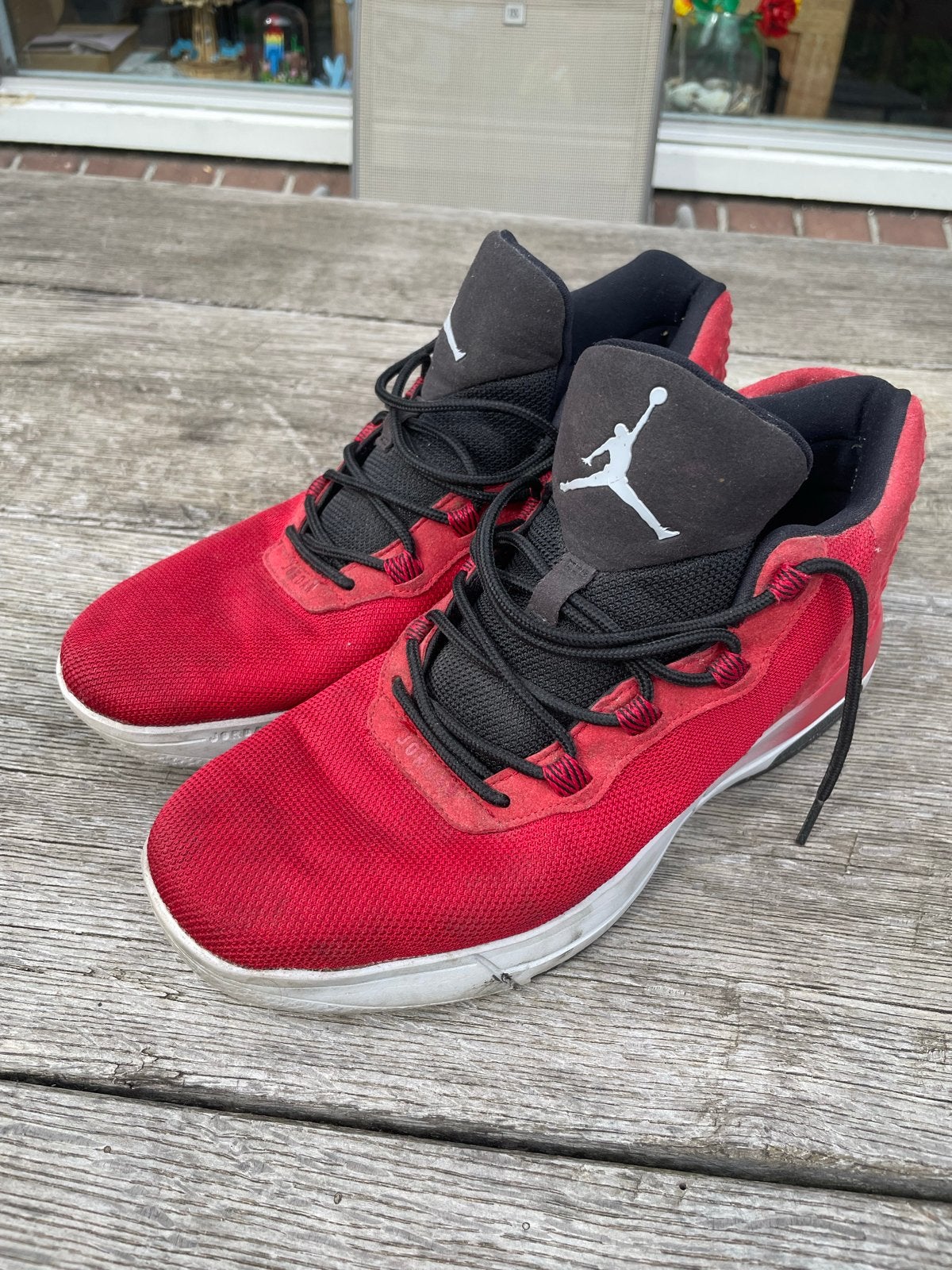 Jordan Air sneakers rood - Maat 42.5, Overige kleuren, Ophalen of Verzenden, Sneakers of Gympen, Gedragen