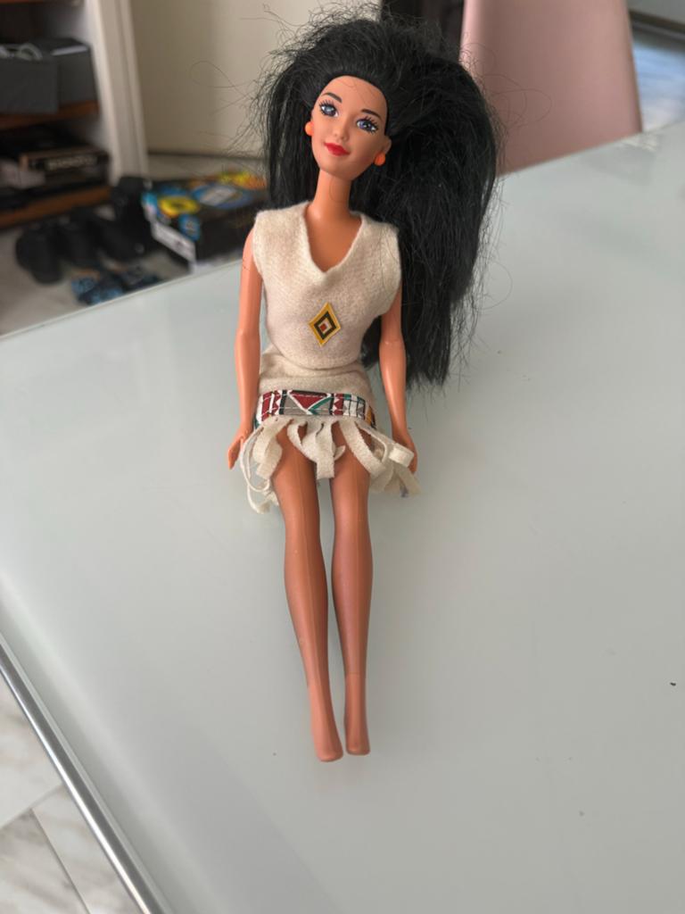 Vintage Barbie pop met donker haar en unieke outfit, Ophalen of Verzenden, Gebruikt, Barbie