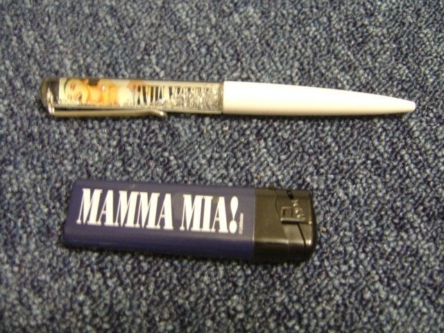 Mama Mia aansteker en glitter pen, ongebruikt en nieuw!, Ophalen of Verzenden, Zo goed als nieuw, Gebruiksvoorwerp