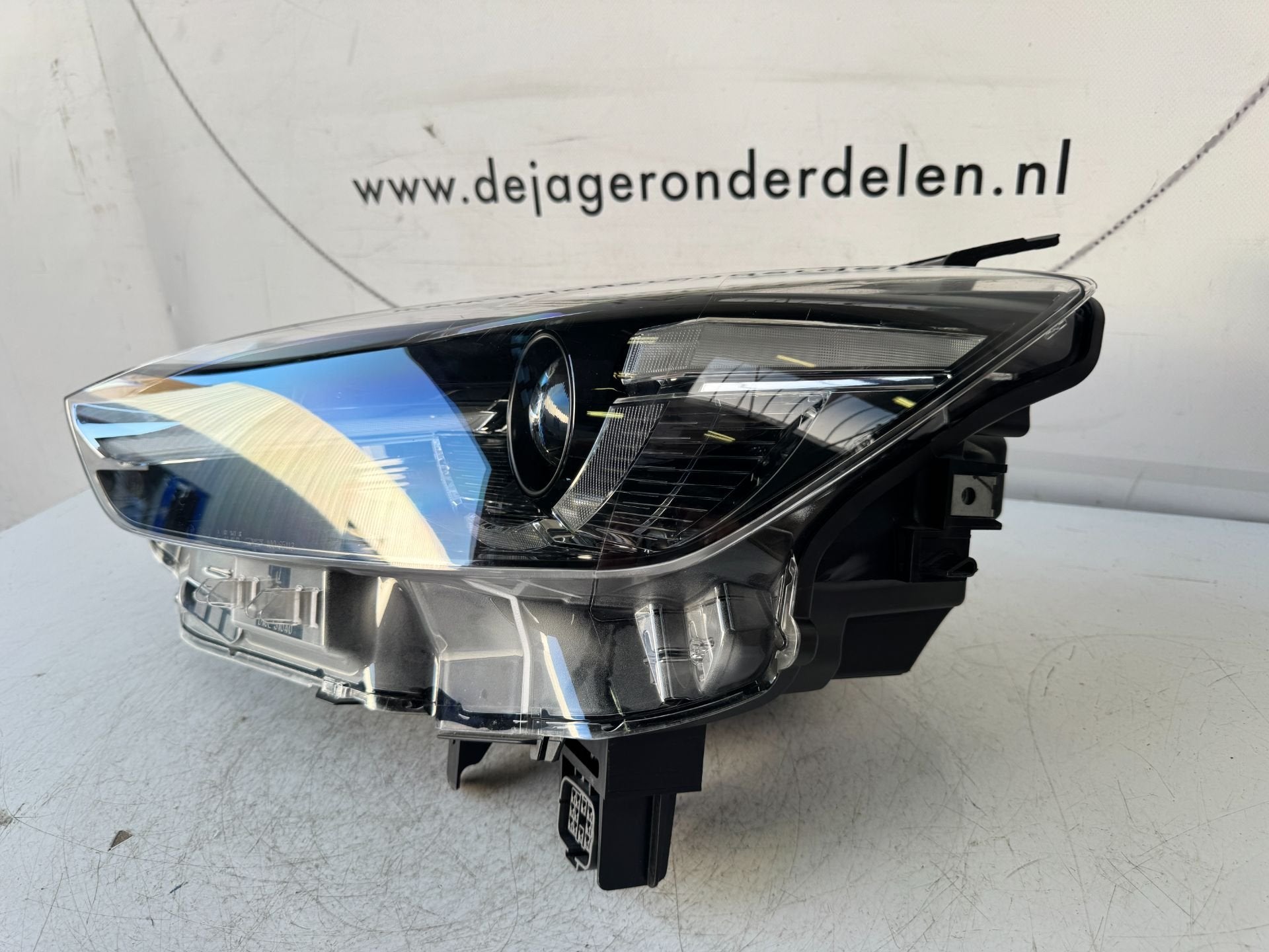 MAZDA CX 3 CX3 VOL LED KOPLAMP LINKS D10E-51040, Gebruikt, Shinchi, Fuchu-Cho 3-1
730-8670  Hiroshima, Mazda Motor Corporation