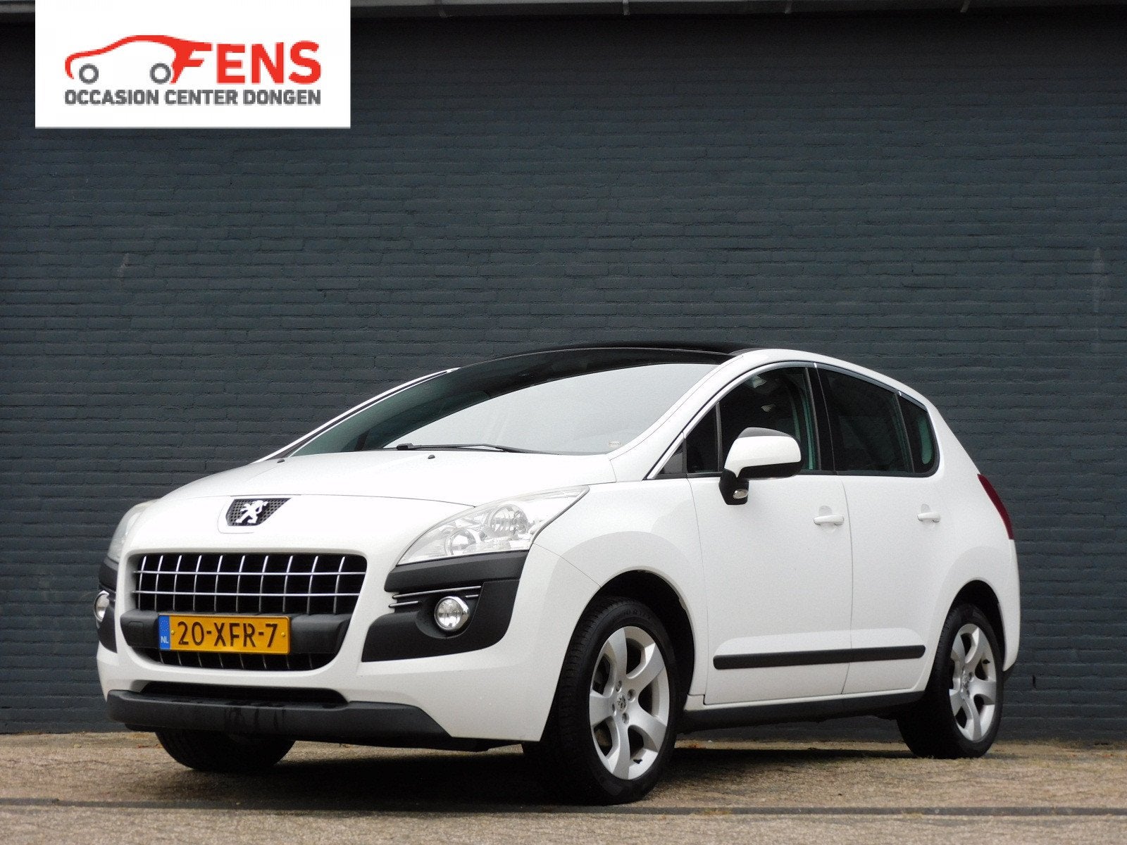 Peugeot 3008 1.6 e-HDI Active AUTOMAAT! PANODAK! NAVI! BLUET, Stof, Zwart, 4 cilinders, Wit