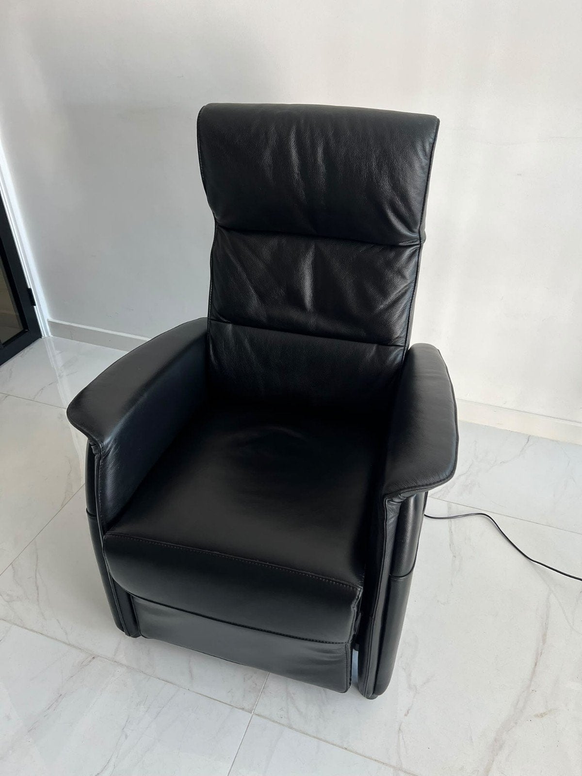 Prominent sta op fauteuil, Minder dan 75 cm, Leer, Ophalen of Verzenden, Zo goed als nieuw