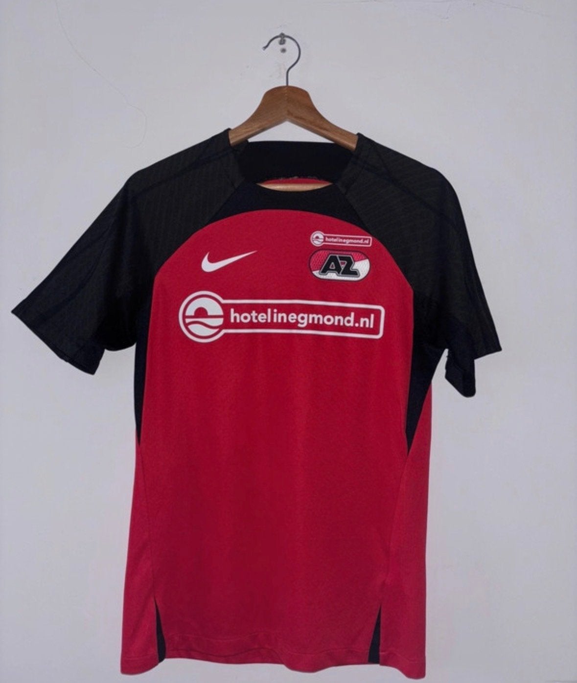 AZ Alkmaar voetbalshirt rood/zwart - Nike, Verzenden, Zo goed als nieuw, Voetbal, Rood