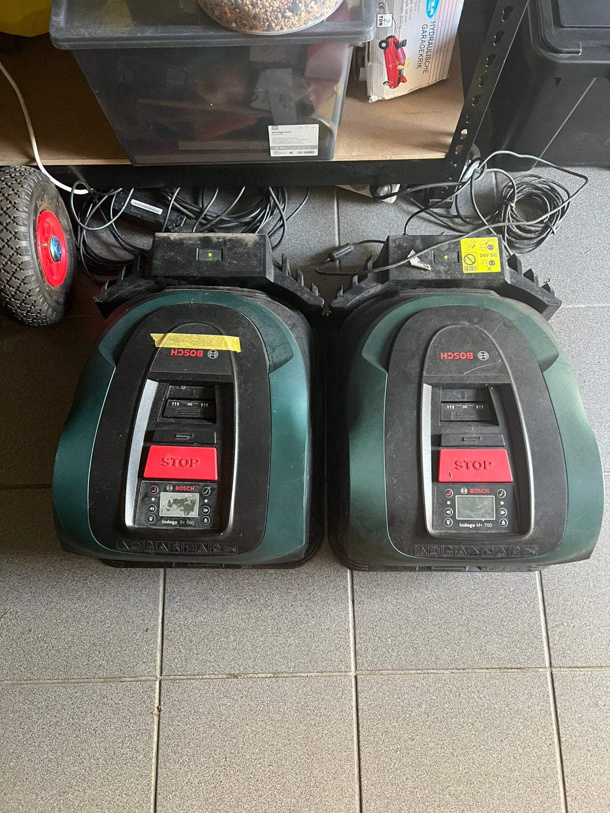 2 Bosch Indego robotmaaiers S+500 en M+700 €200,- per stuk, Tuin en Terras, Robotmaaiers, Ophalen, Gebruikt, Meer dan 25 cm, Bestuurbaar via app