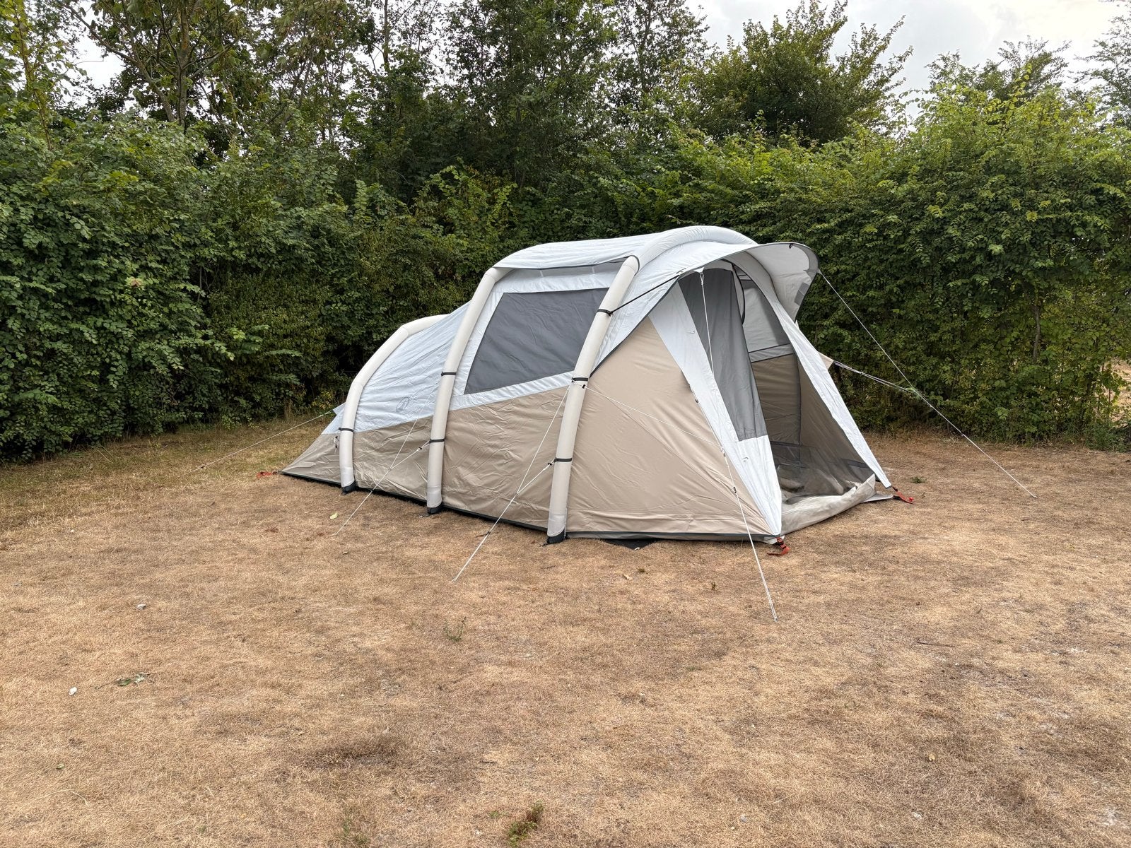 Opblaasbare tent 4.1 voor 4 personen - Nieuwstaat, Caravans en Kamperen, Tenten, Ophalen of Verzenden, Zo goed als nieuw, Tot en met 4