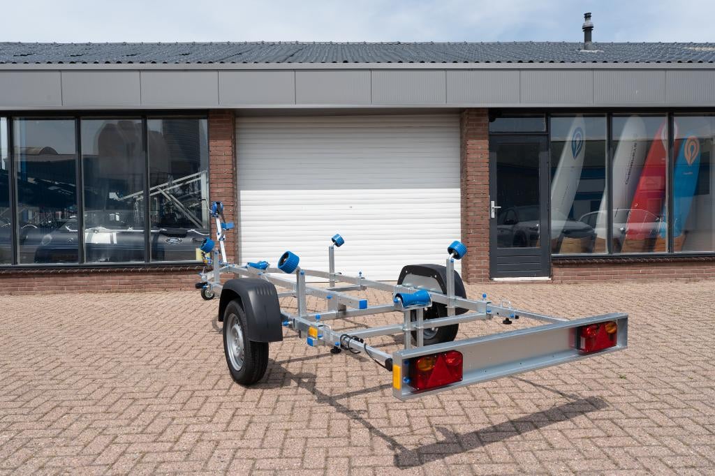 Faro Aqua Boottrailer Rollen tot 520 cm  - Luxe afwerking, Minder dan 1500 kg, Sloepentrailer, Nieuw, Minder dan 6 meter