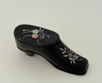 Snuifdoos in de vorm van een schoentje met parelmoer; 1910., Antiek en Kunst, Ophalen of Verzenden
