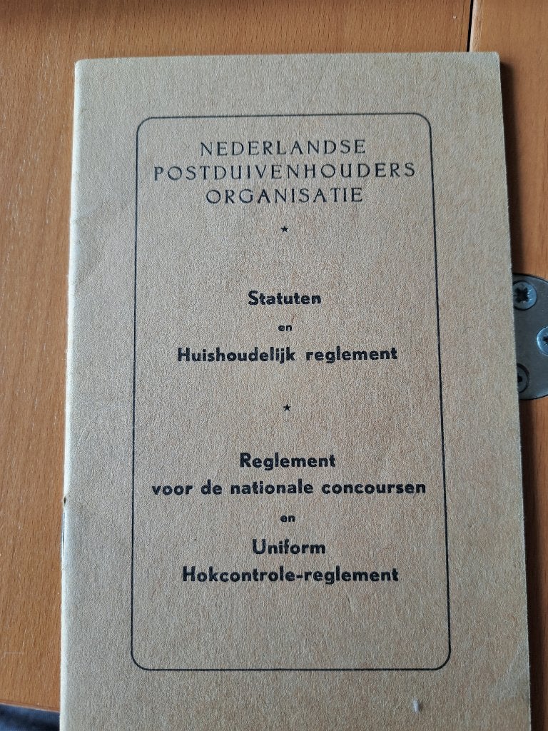 Nederlandse Postduivenhouders Organisatie Statuten, Ophalen of Verzenden, Zo goed als nieuw, Vogels