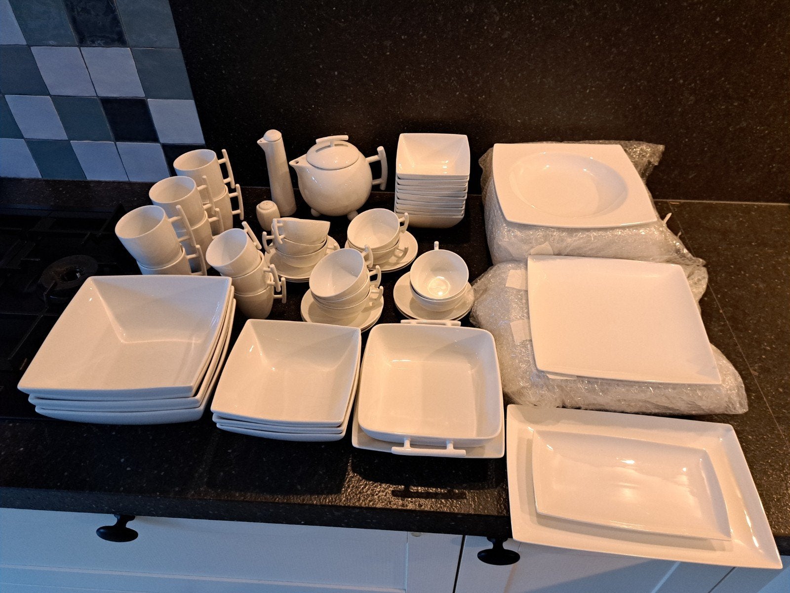 Uitgebreid wit squito young servies, Ophalen, Gebruikt, Keramiek, Modern