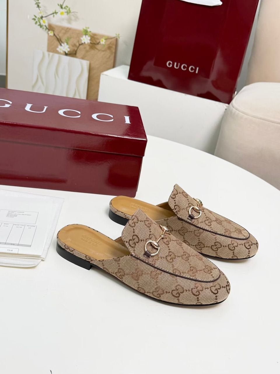 Prachtige nieuwe Gucci instappers maat 39/40, Ophalen, Nieuw, Beige, Instappers
