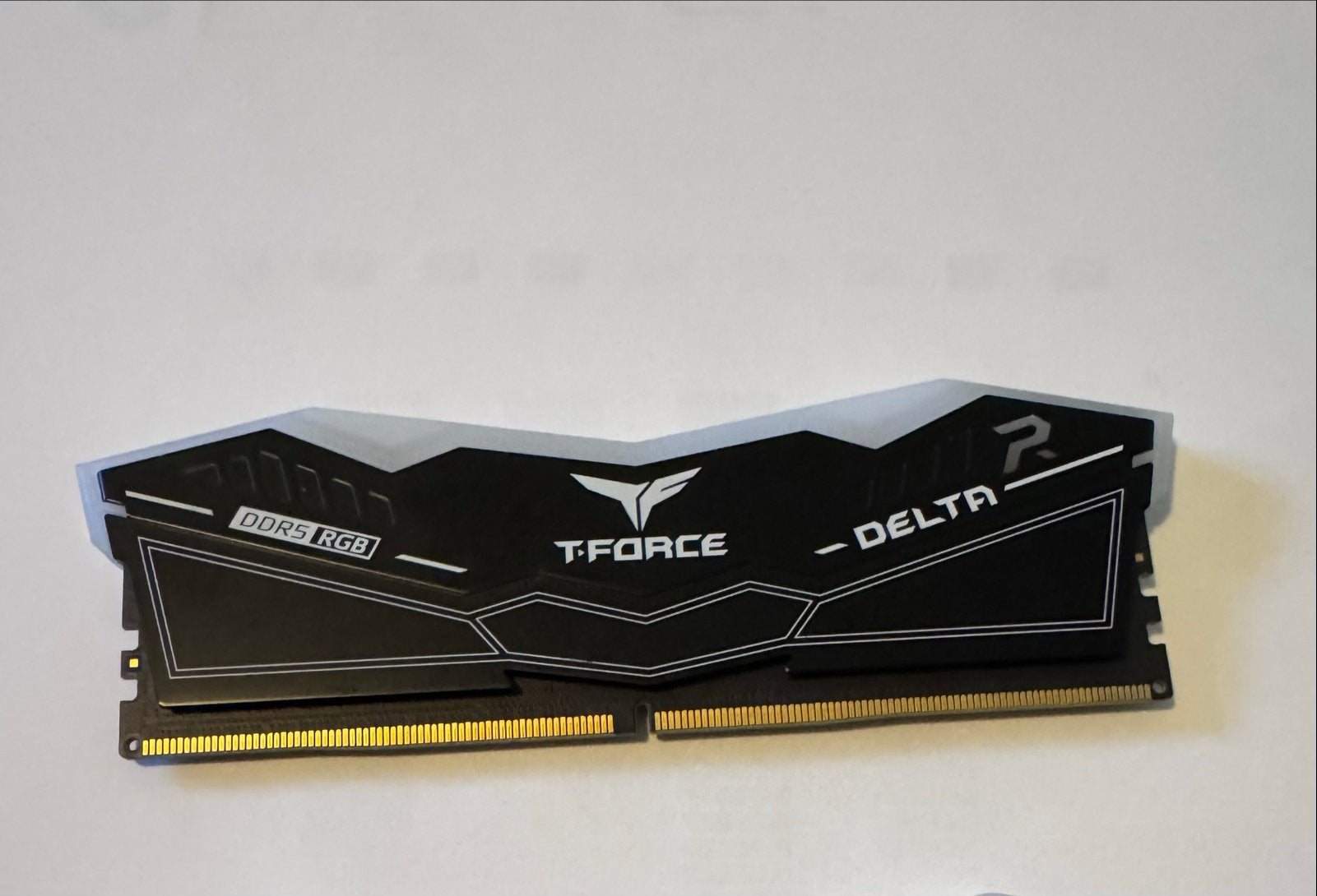 TEAMGROUP T-Force Delta RGB DDR5 32GB (2x16GB) 8000MHz RAM, Computers en Software, Ophalen, 32 GB, Zo goed als nieuw, Desktop