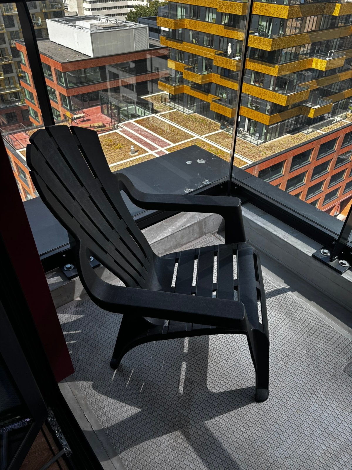 Reclining chair for balcony, Ophalen, Zo goed als nieuw