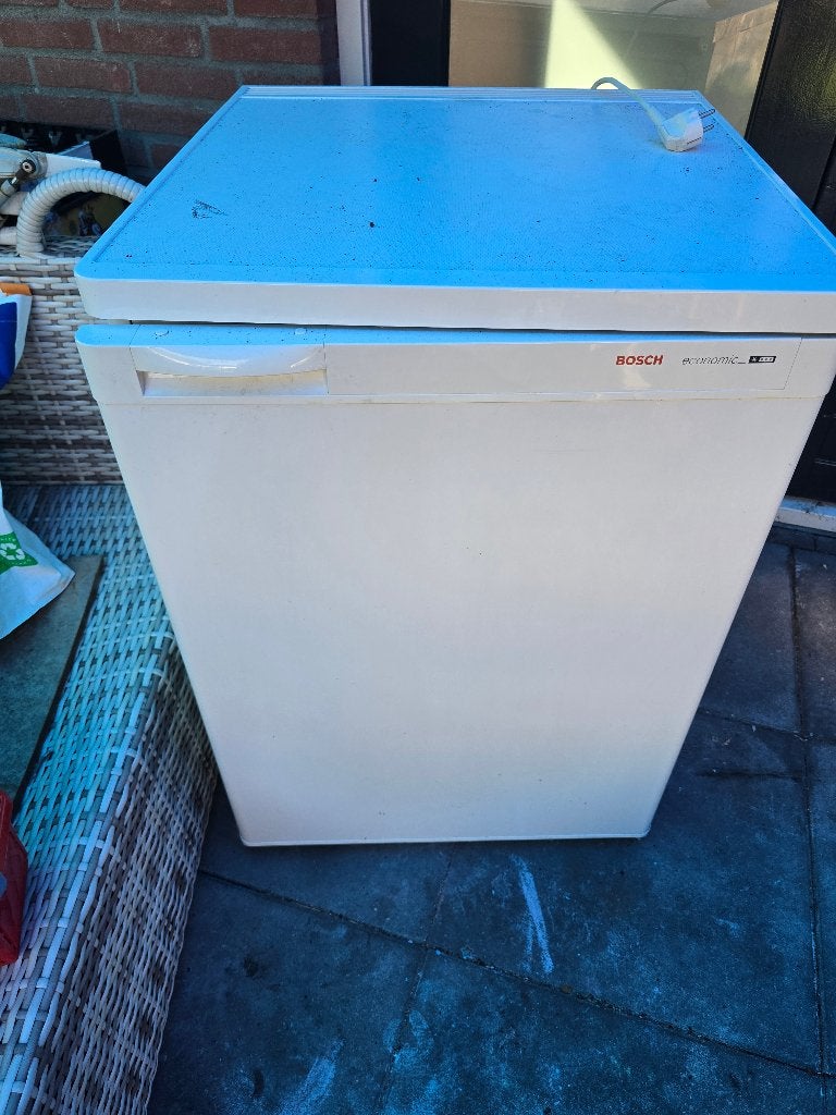 Bosch Economic Vrieskast - Compact en Betrouwbaar, Witgoed en Apparatuur, Vriezers en Diepvrieskisten, Gebruikt, Minder dan 85 cm