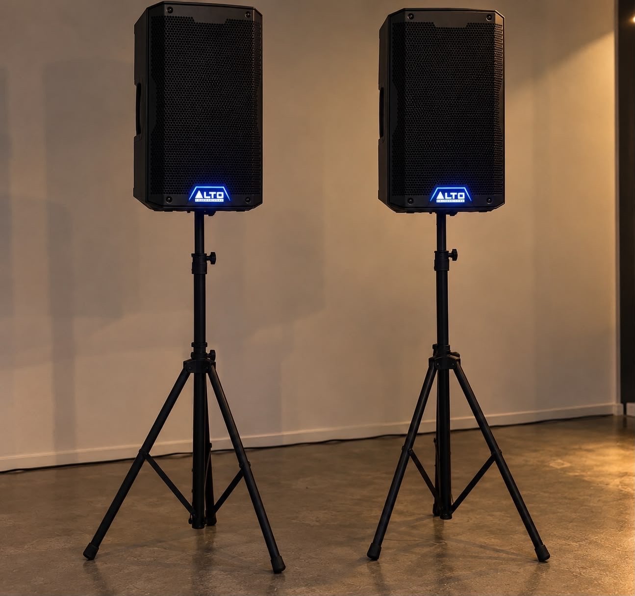 !!!!!Te huur!!!!!!professionele speakers + statieven te huur, Ophalen, Zo goed als nieuw