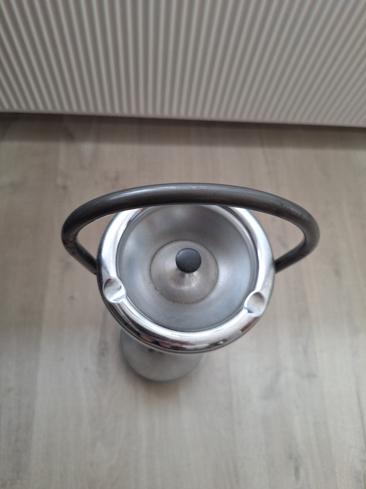 Vintage staande asbak met zware voet., Ophalen