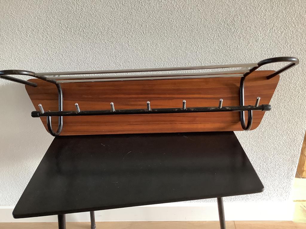 Jaren 50 vintage kapstok: hout met chroom, Verzamelen, Retro, Ophalen, Huis en Inrichting