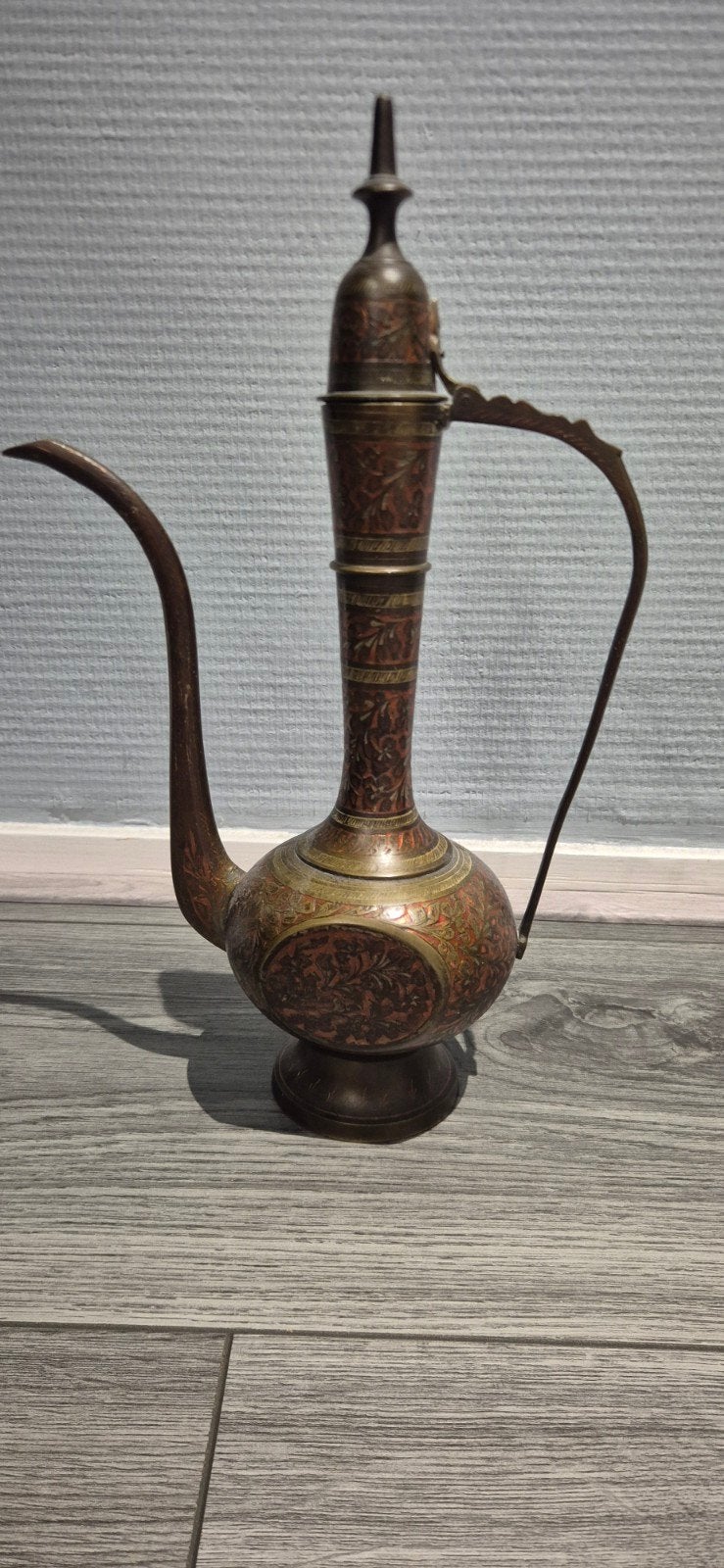 Antieke Indiase Koperen Waterkan met Emaille Decoratie, Ophalen of Verzenden