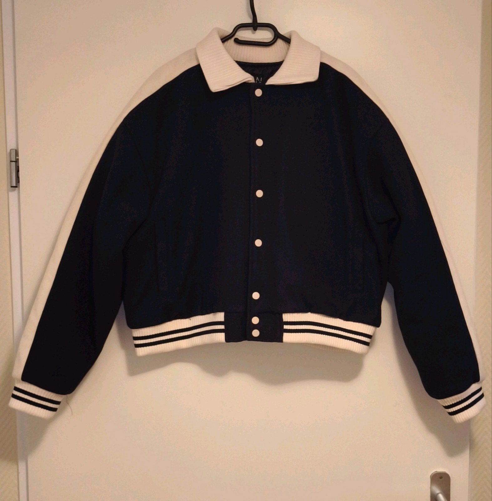 Nieuw BoohooMAN Varsity Bomberjack - Navy/Wit - Maat M, Nieuw, Ophalen of Verzenden, BoohooMAN, Maat 48/50 (M)
