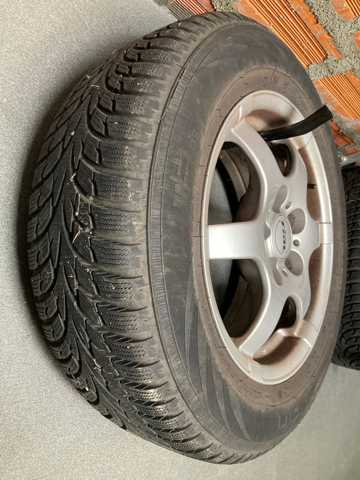 Winterbanden met lichtmetalen velgen - 195/65 R15, Ophalen, Gebruikt, 15 inch, Banden en Velgen