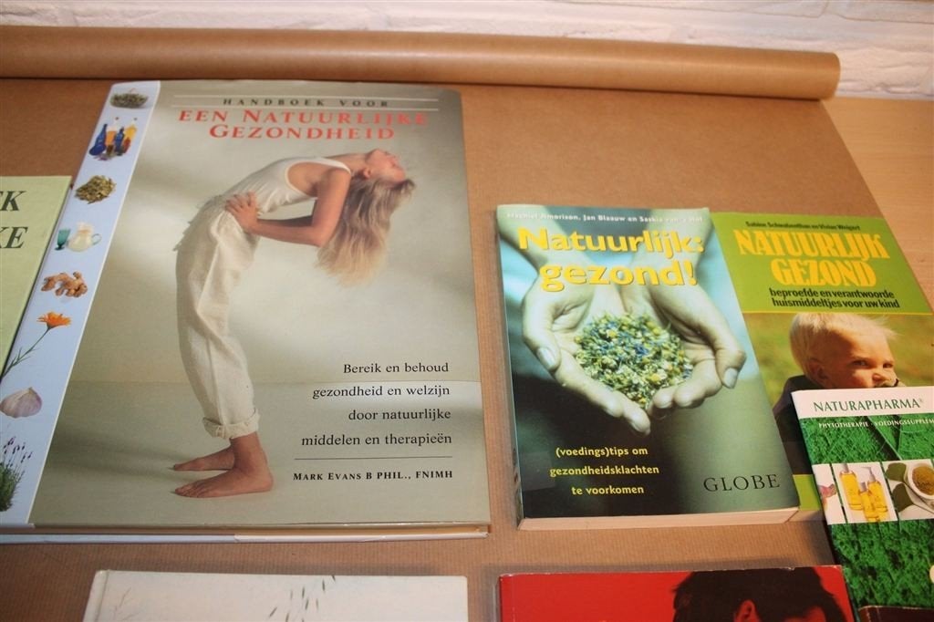 Partij 22 Boeken Natuurgeneeskunde — Kruiden & Remedies, Ophalen of Verzenden, Gelezen, Overige onderwerpen, Achtergrond en Informatie