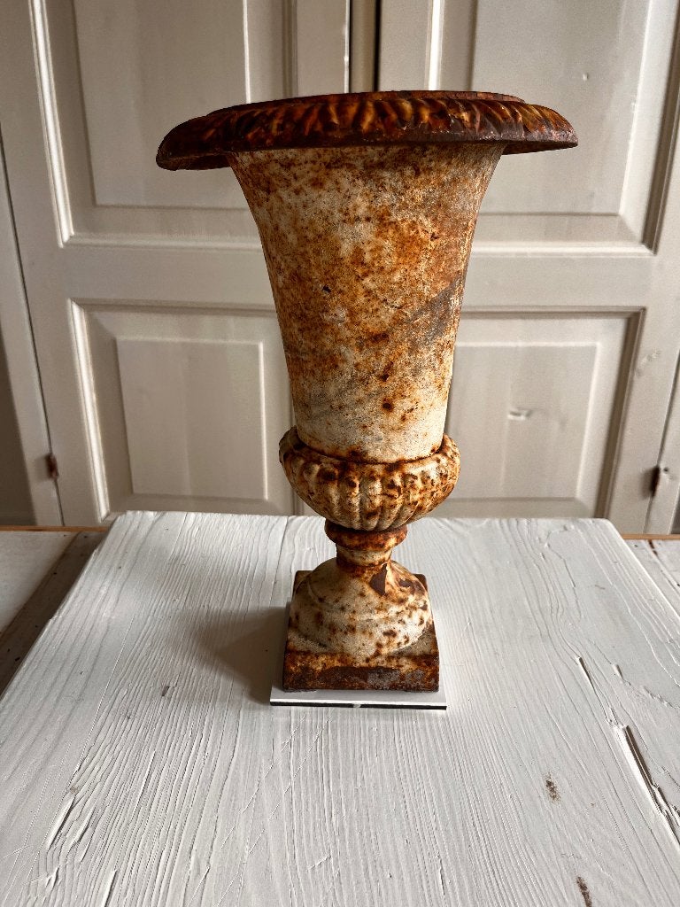 Brocante IJzeren Kleine Louvre Vaas, Ophalen of Verzenden