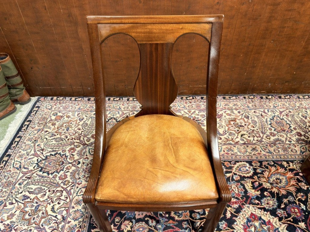 Foto 22 van Klassiek Engels Bureau met Bureaustoel