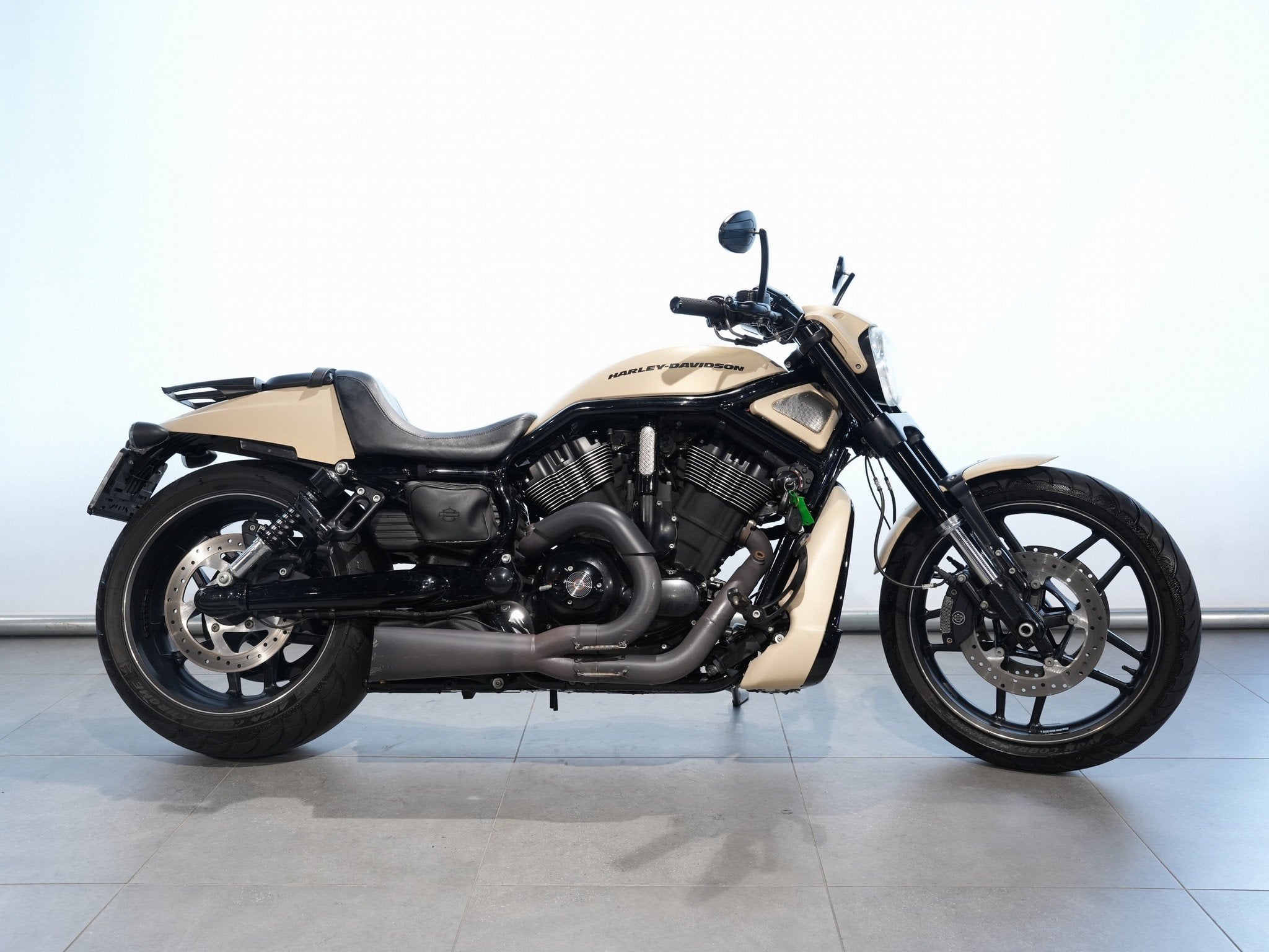 Harley-Davidson NIGHT ROD SPECIAL (bj 2013), Laan van Vredenoord 33
2289 DA  Rijswijk, Chopper, Bedrijf, Meer dan 35 kW